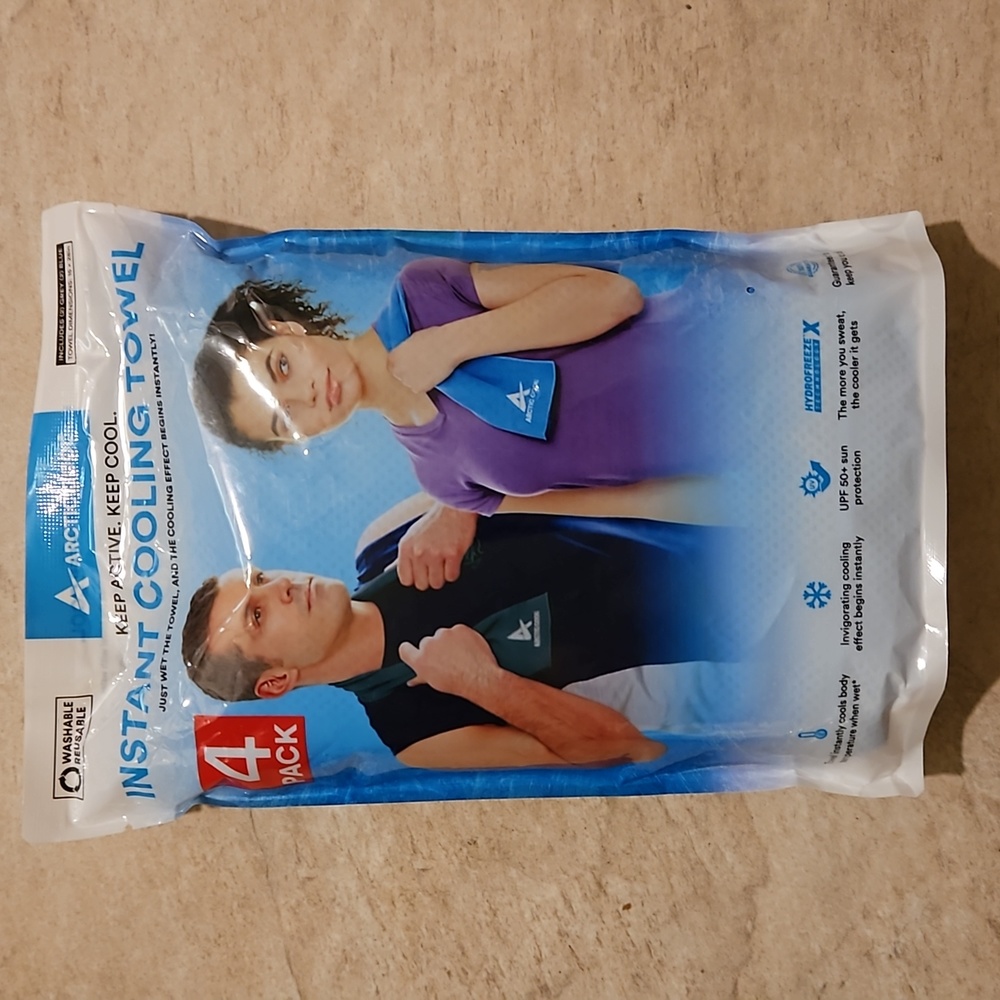 NWT 4 pack Arctic CoolWashable, Reusable, Instant Cooling Towels--Gray & Blue